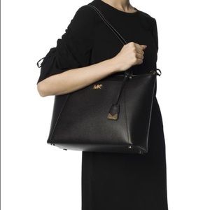 MK Women's Black 'maddie' Shoulder Bag